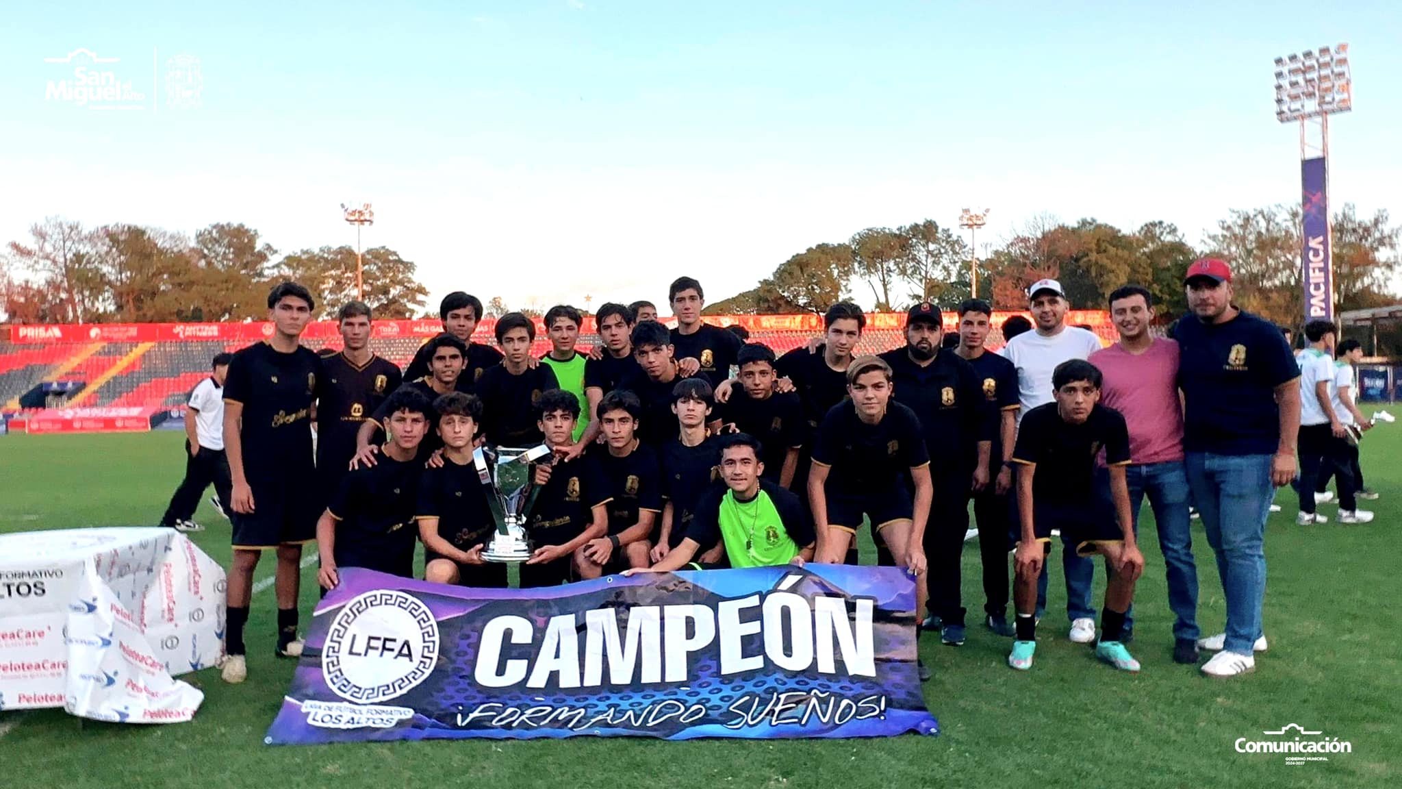 ¡Cristeros se corona campeón! 

En una emocionante final en el estadio Tepa Góme…